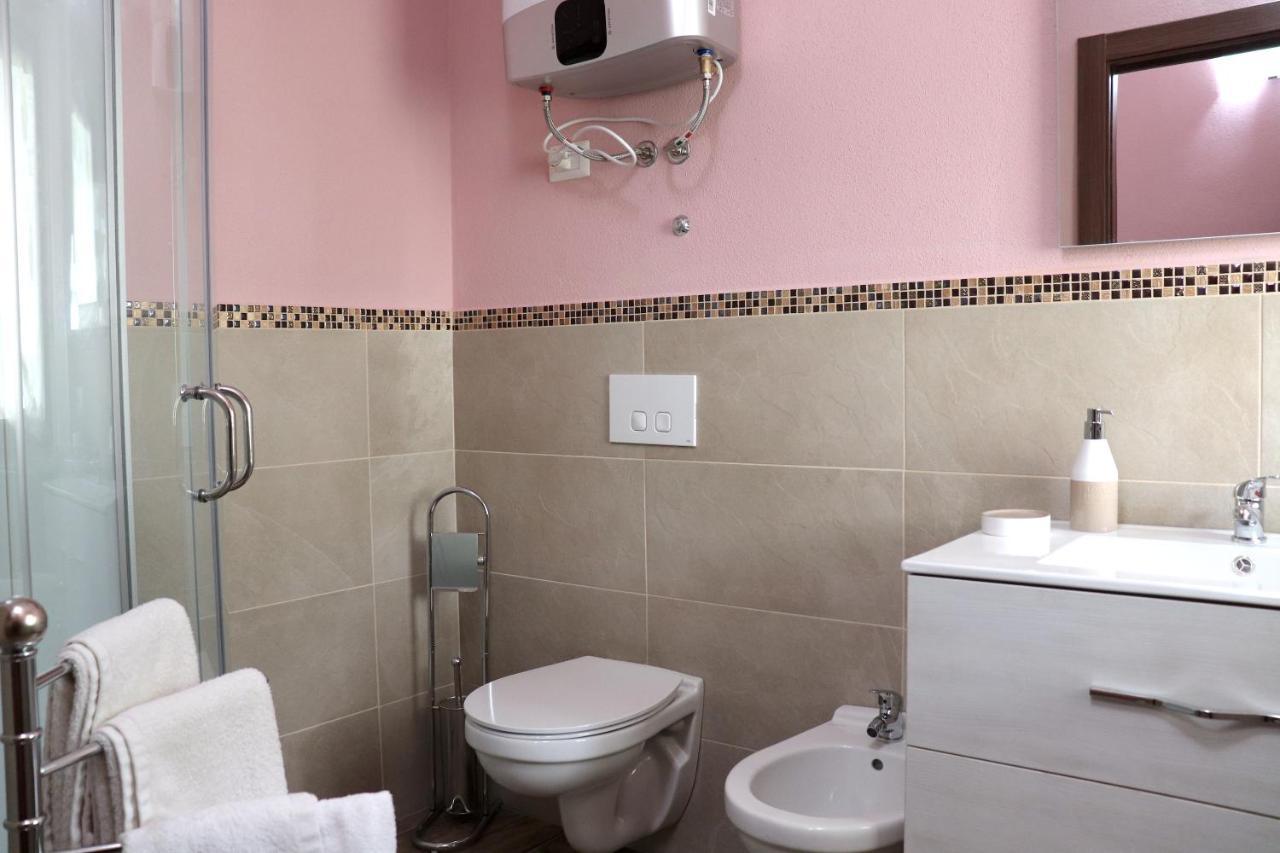 אולביה 13 Garden Rooms מראה חיצוני תמונה