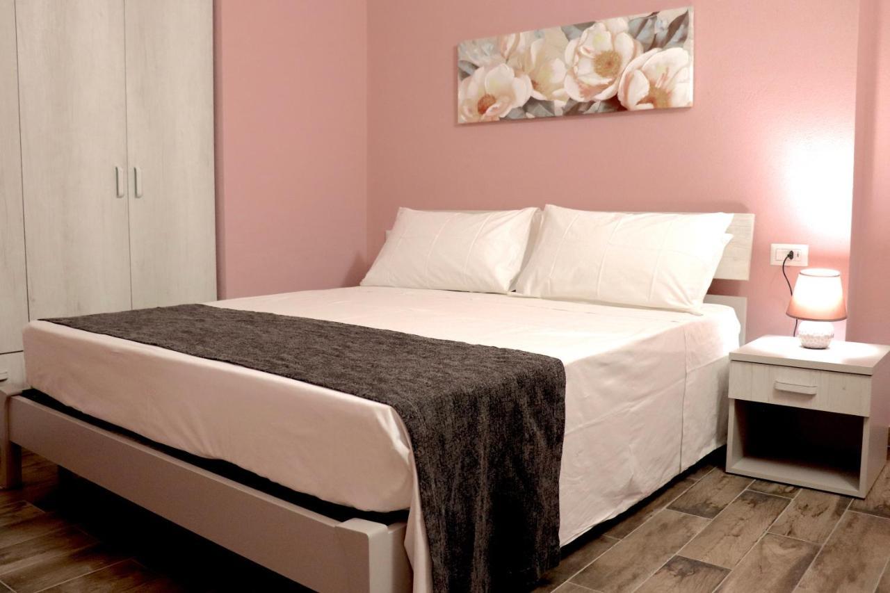 אולביה 13 Garden Rooms מראה חיצוני תמונה