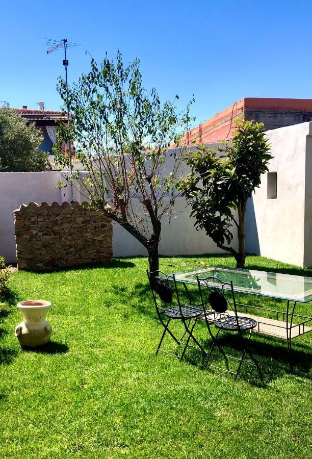 אולביה 13 Garden Rooms מראה חיצוני תמונה