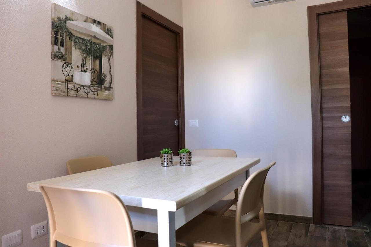 אולביה 13 Garden Rooms מראה חיצוני תמונה