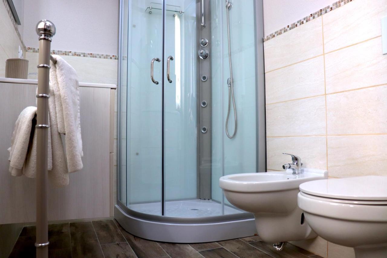 אולביה 13 Garden Rooms מראה חיצוני תמונה